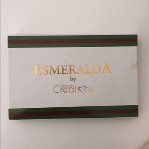 Esmeralda makeup palette